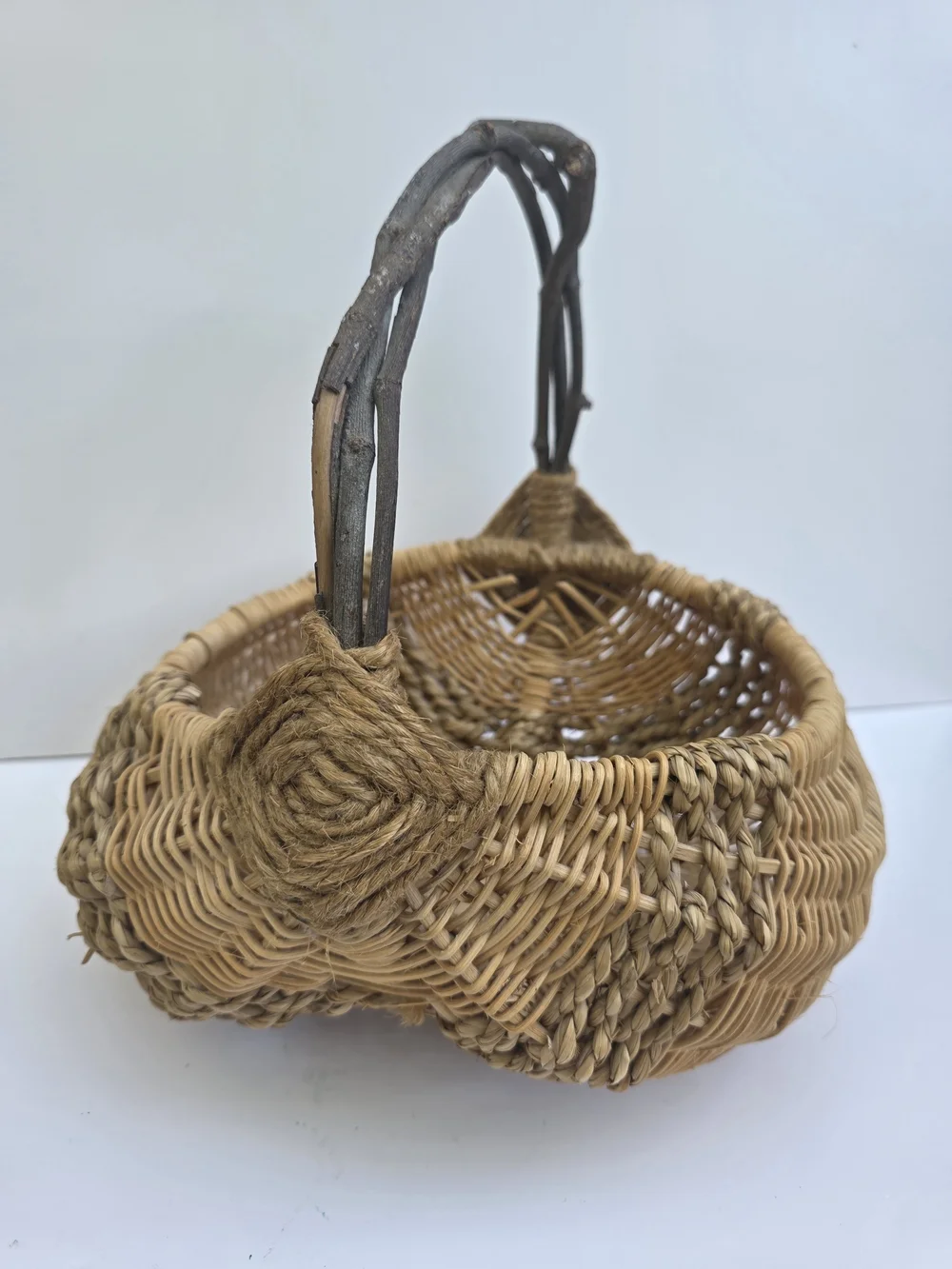Vintage Voven buttocks basket